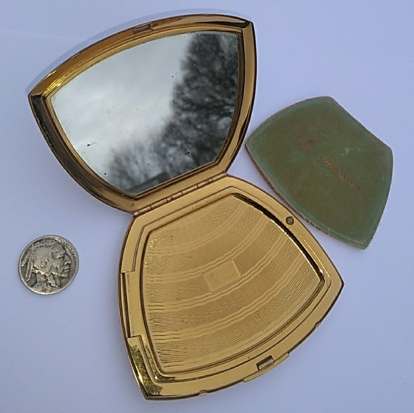 '60s VINTAGE Elgin GoldTone Compact Etched Deer - Picture 4 of 8